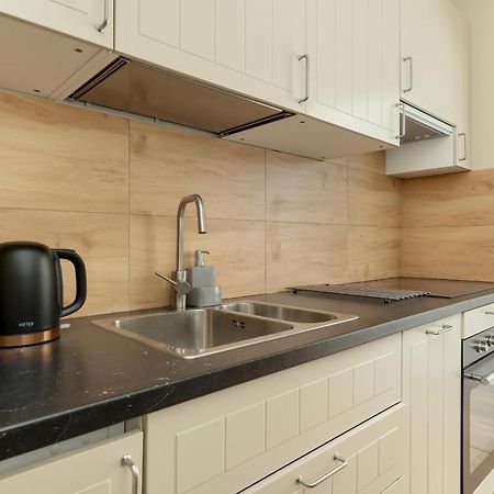 Tysiaclecia Studio Apartament Z Balkonem I Darmowym Parkingiem By Noclegi Renters Katowice Esterno foto