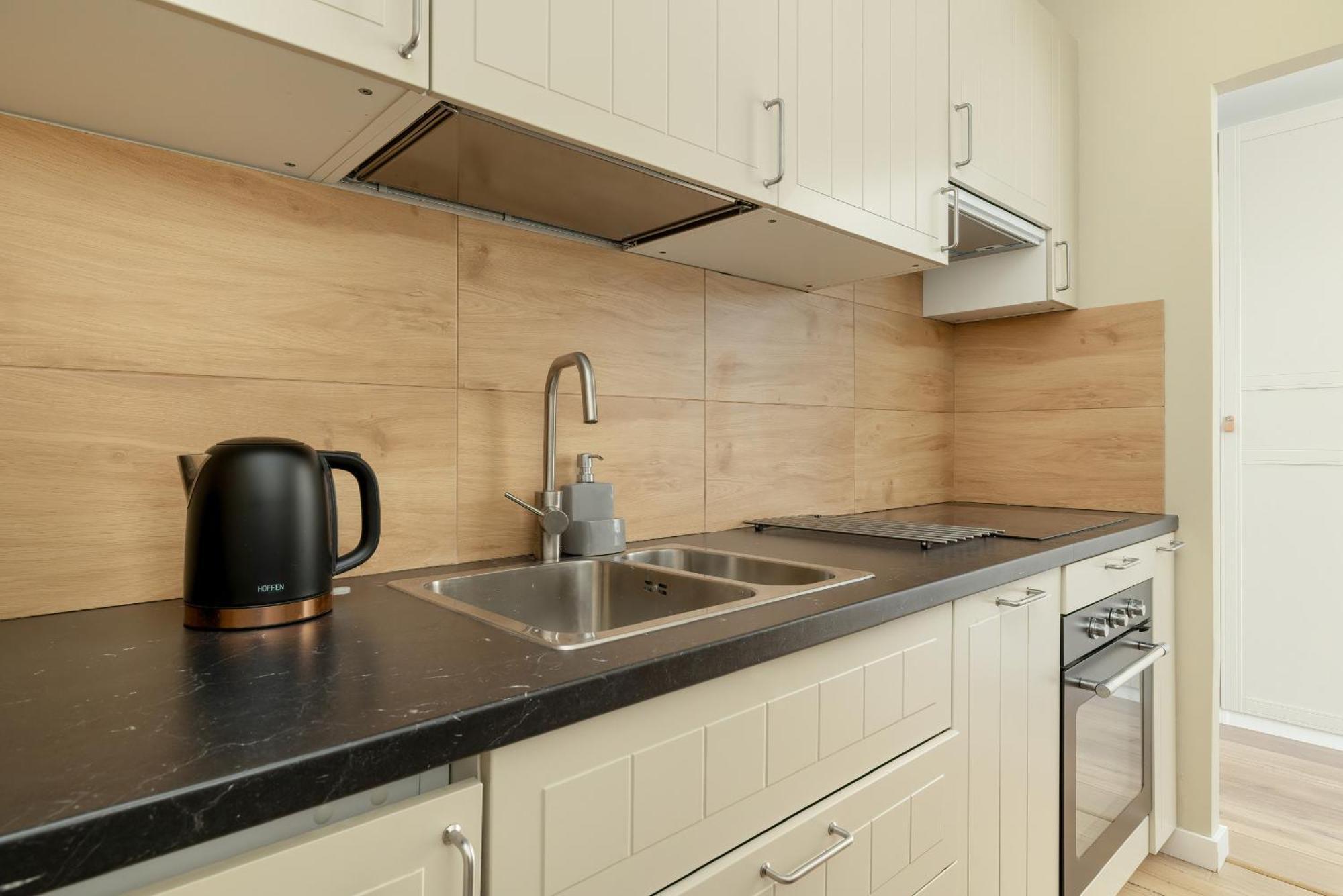 Tysiaclecia Studio Apartament Z Balkonem I Darmowym Parkingiem By Noclegi Renters Katowice Esterno foto