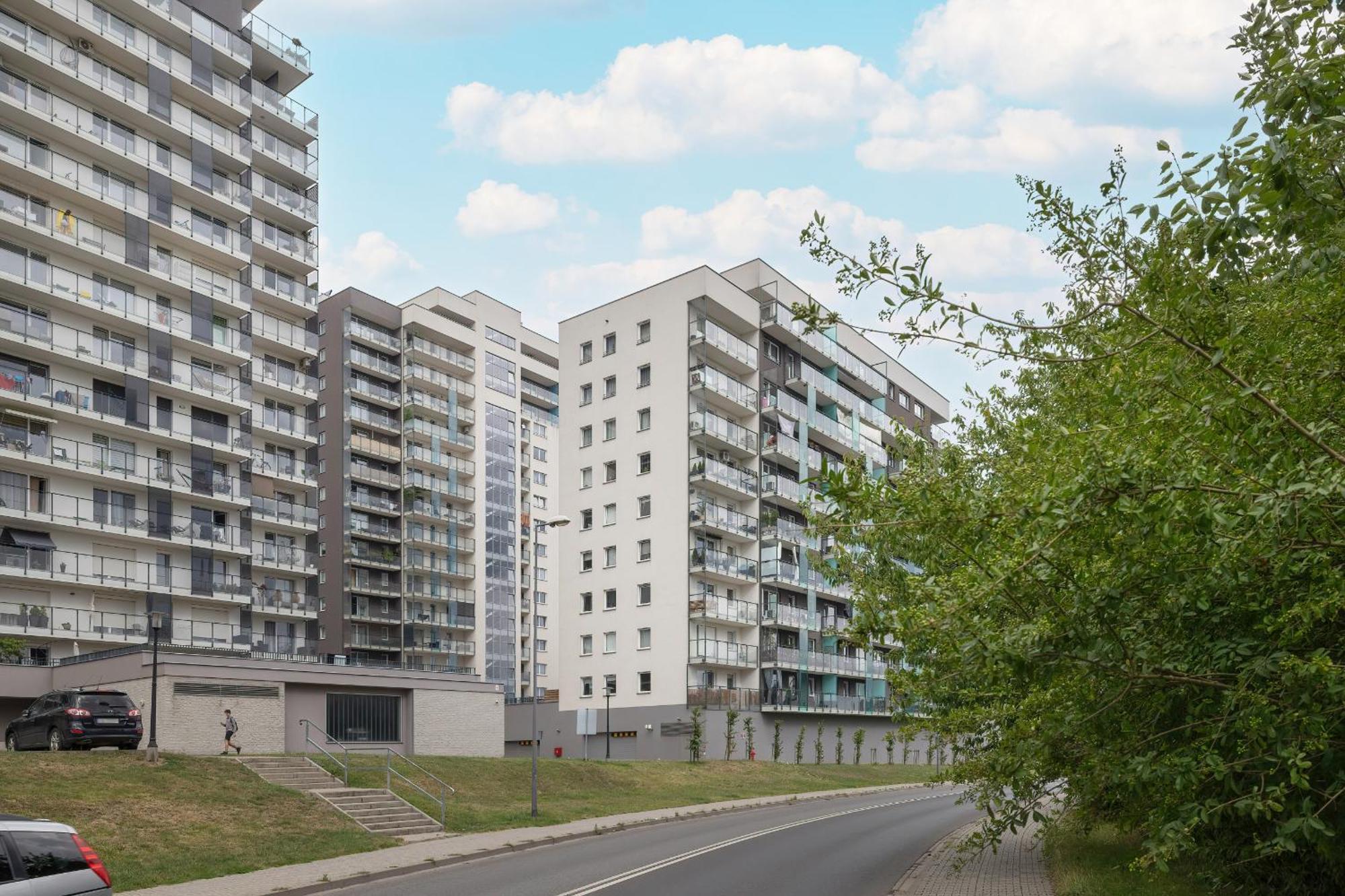 Tysiaclecia Studio Apartament Z Balkonem I Darmowym Parkingiem By Noclegi Renters Katowice Esterno foto