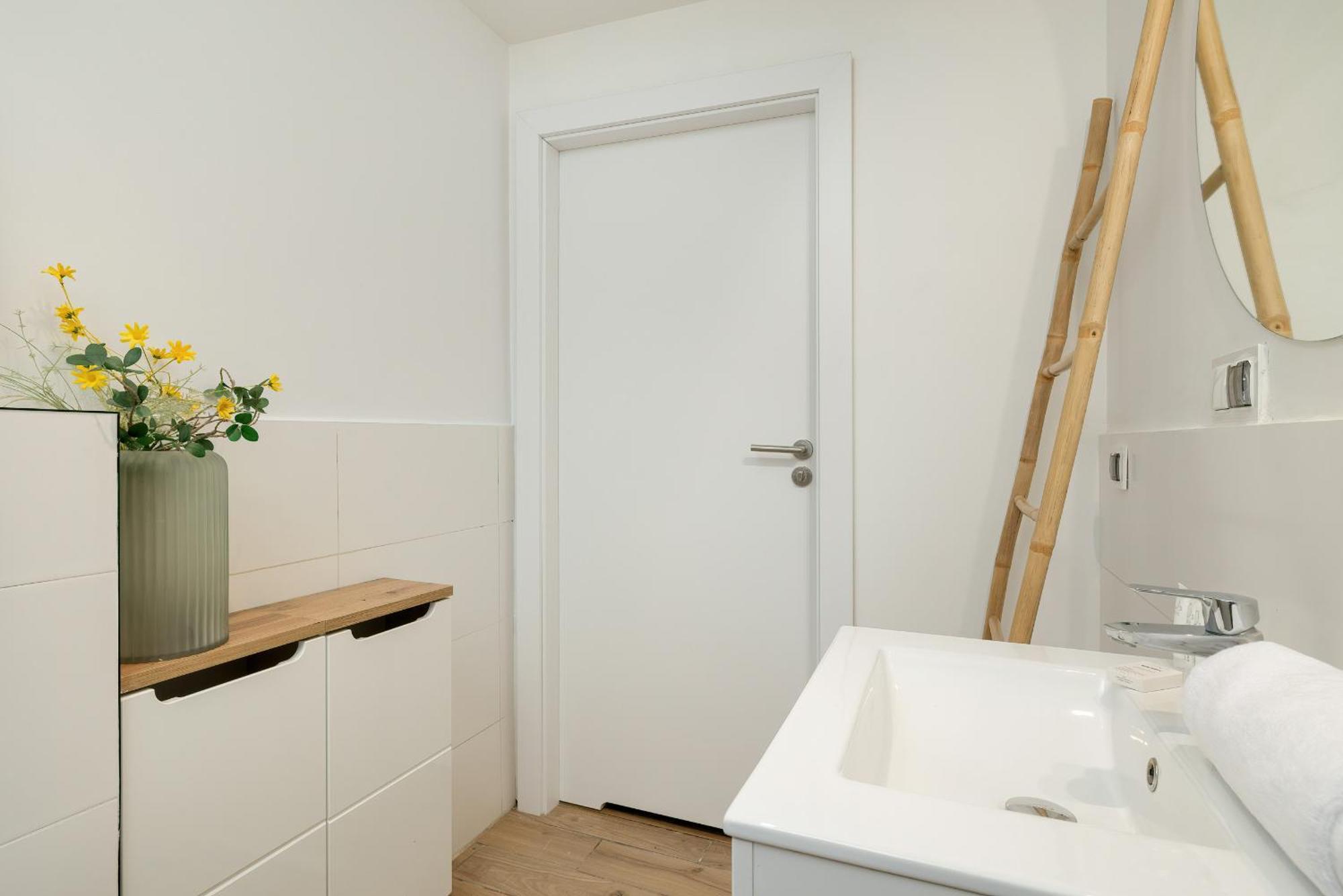 Tysiaclecia Studio Apartament Z Balkonem I Darmowym Parkingiem By Noclegi Renters Katowice Esterno foto