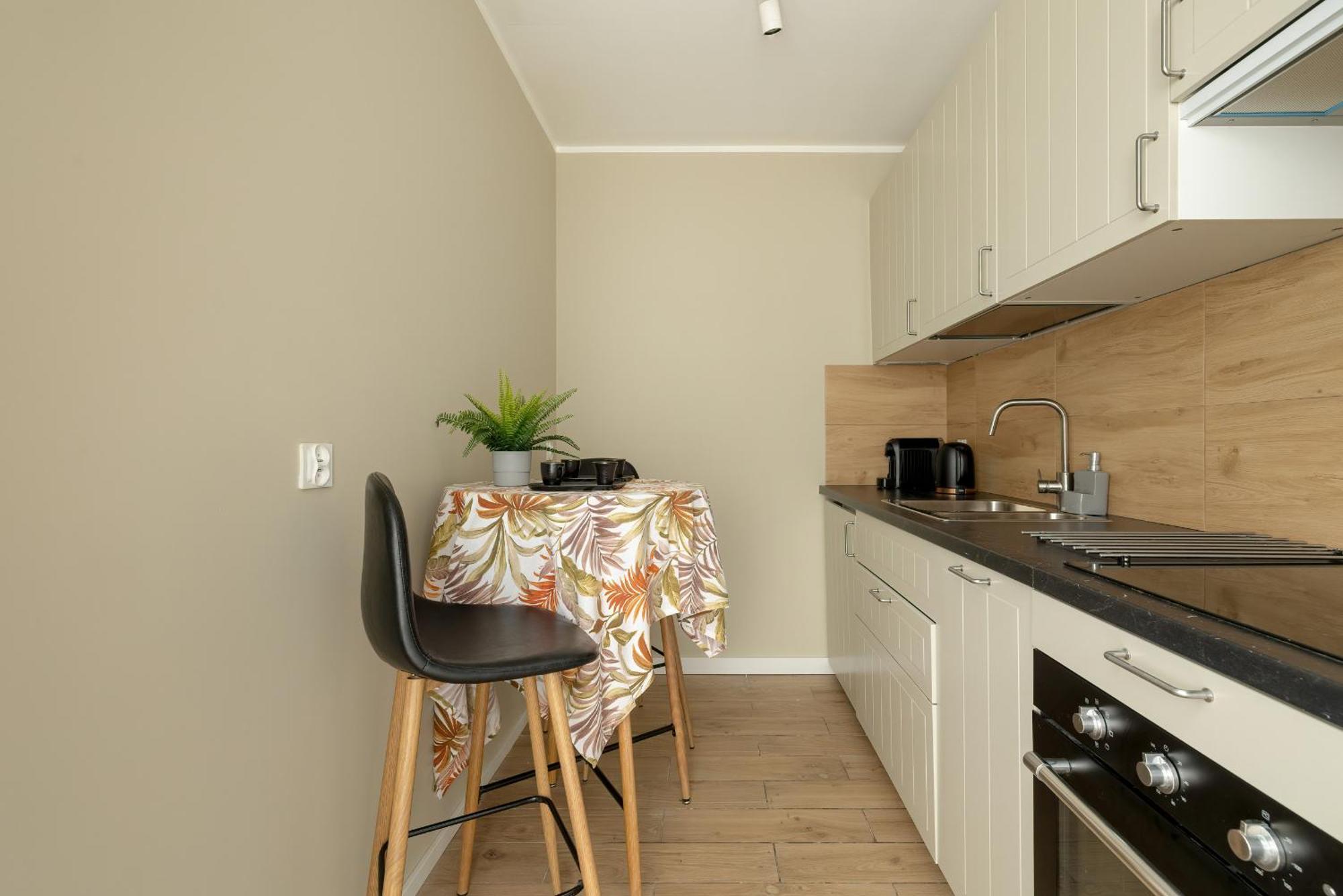 Tysiaclecia Studio Apartament Z Balkonem I Darmowym Parkingiem By Noclegi Renters Katowice Esterno foto
