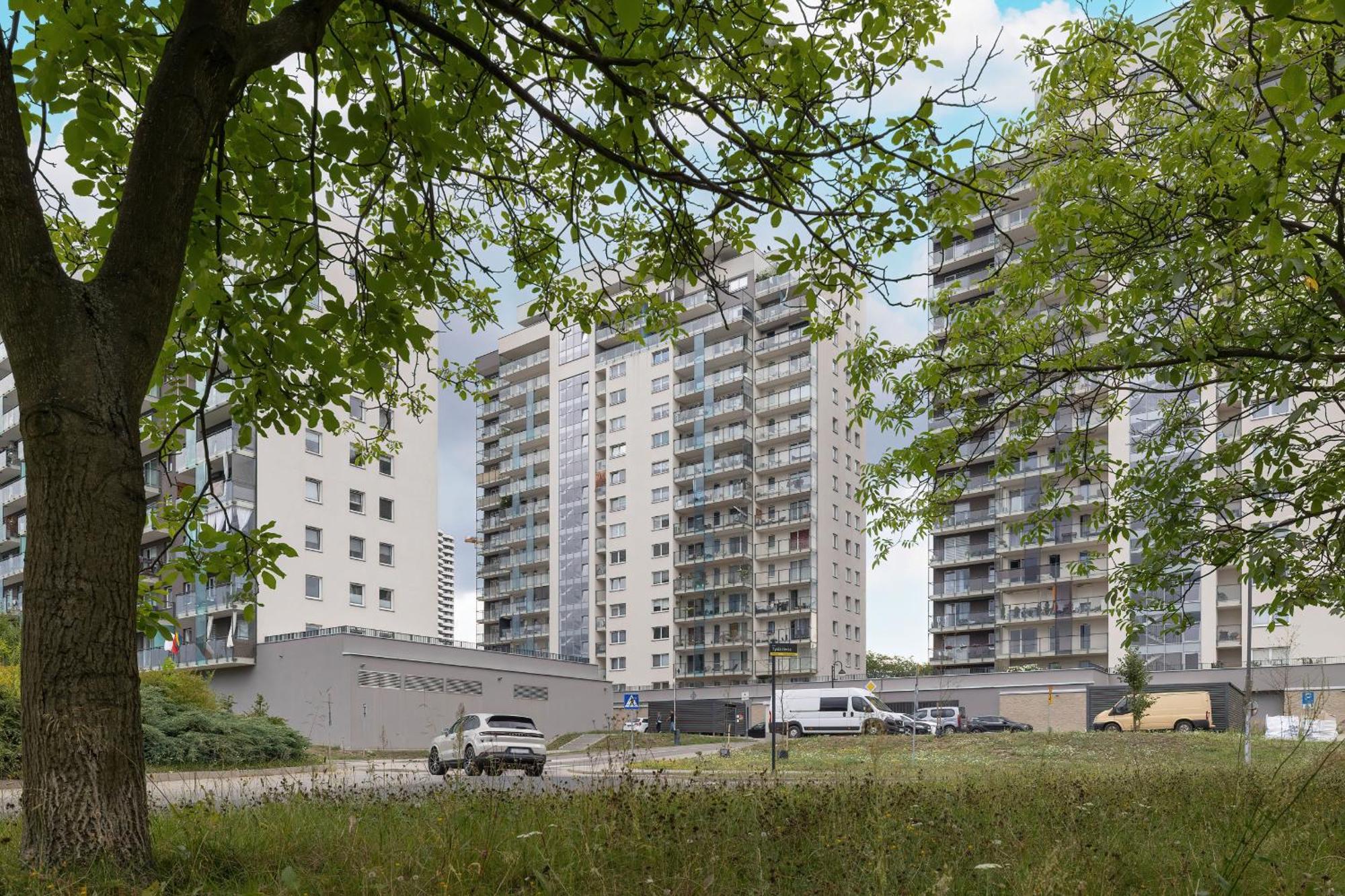 Tysiaclecia Studio Apartament Z Balkonem I Darmowym Parkingiem By Noclegi Renters Katowice Esterno foto